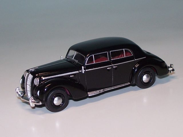 Opel Admiral (BJ 1938) Limousine, schwarz (BRE 20450)