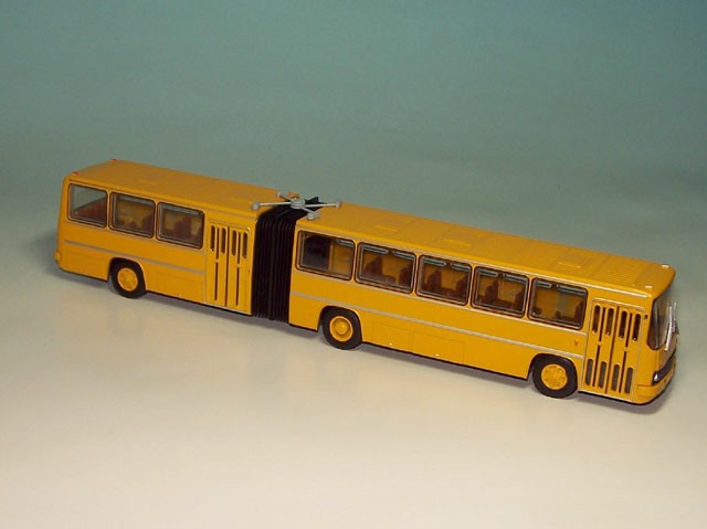 Ikarus 280.03 Überland-Gelenkbus 2-türig, maisgelb (BRE 59750)