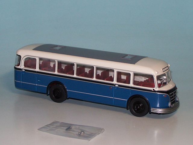 IFA H 6 B Reko-Heck Bus, blau/elfenbein (BRE 59854)
