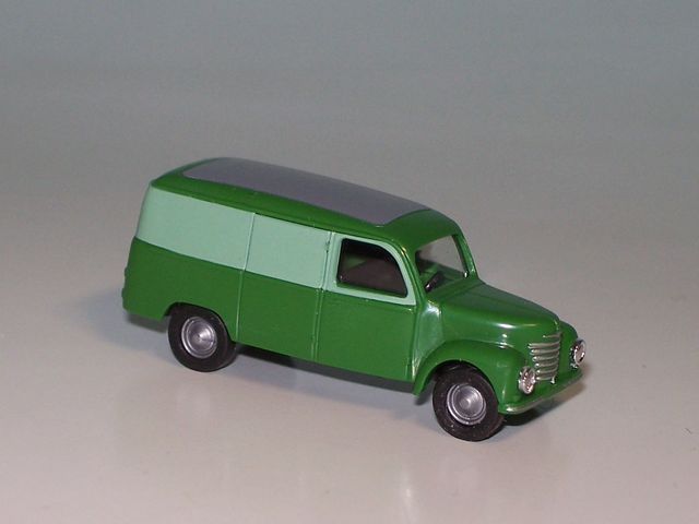 Framo V 901/2 Kastenwagen, grün/hellgrün (BUS 08672)