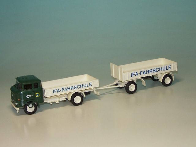 IFA W 50 L/Fp SpedKab+IFA HL 80 IFA Fahrschule (ESP 95187)