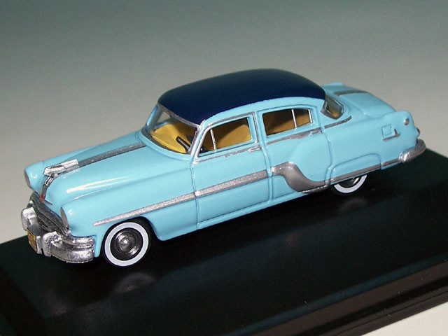 Pontiac Chieftain (BJ 1954) 4-Door, h.blau/d.blau (OXF 201 129511)