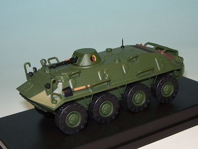 BTR-60PB Schützenpanzer NVA, grün (NPE NA 88127)